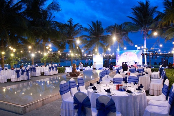Cong ty to chuc gala dinner